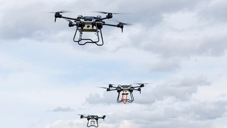 Drohnen am Himmel (Symbolbild) (Foto: dpa Bildfunk, picture alliance/dpa/Russian Defense Ministry Press Service/AP | Uncredited)
