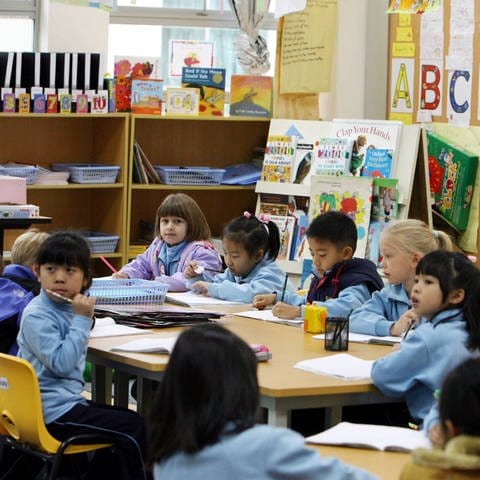 Schulklasse in Singapore (Foto: IMAGO, IMAGO / Xinhua)